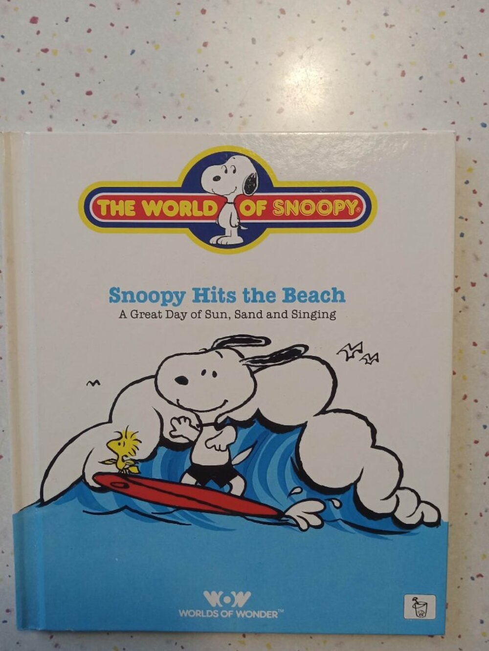 Snoopy Hits the Beach (The World of Snoopy)